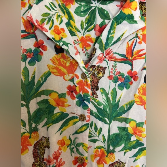 Jane + Delancey Novelty Print Button Down Blouse Floral Leopard Size M - Picture 4 of 12
